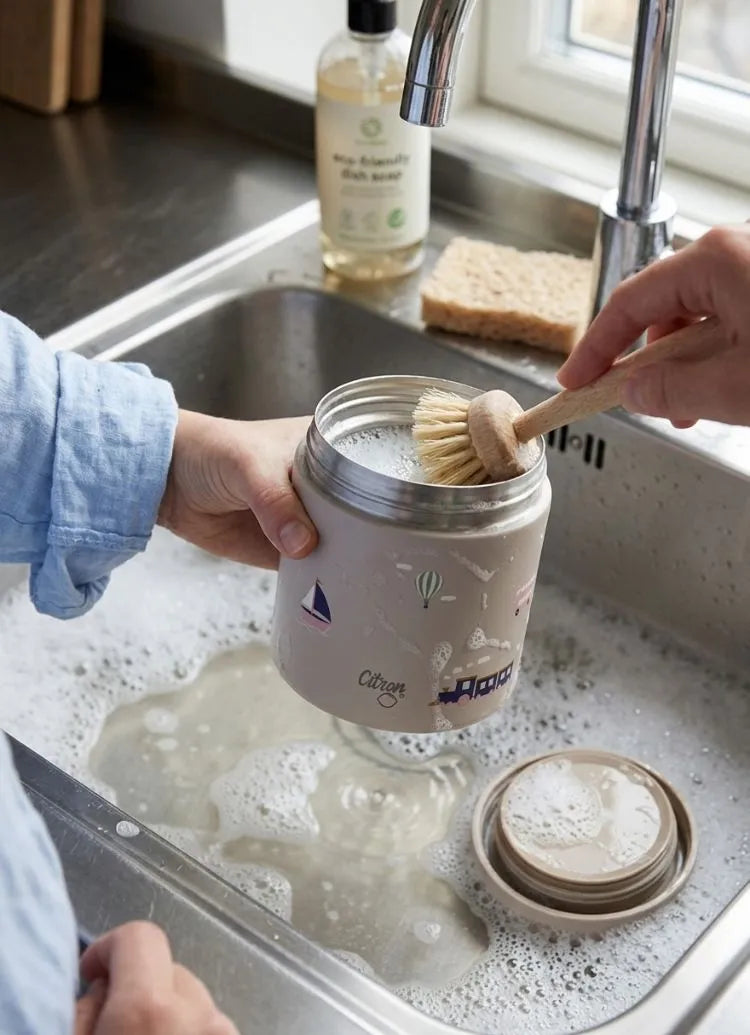 Step-by-step home wash test to check label durability on lunchboxes, bottles, and fabric bags