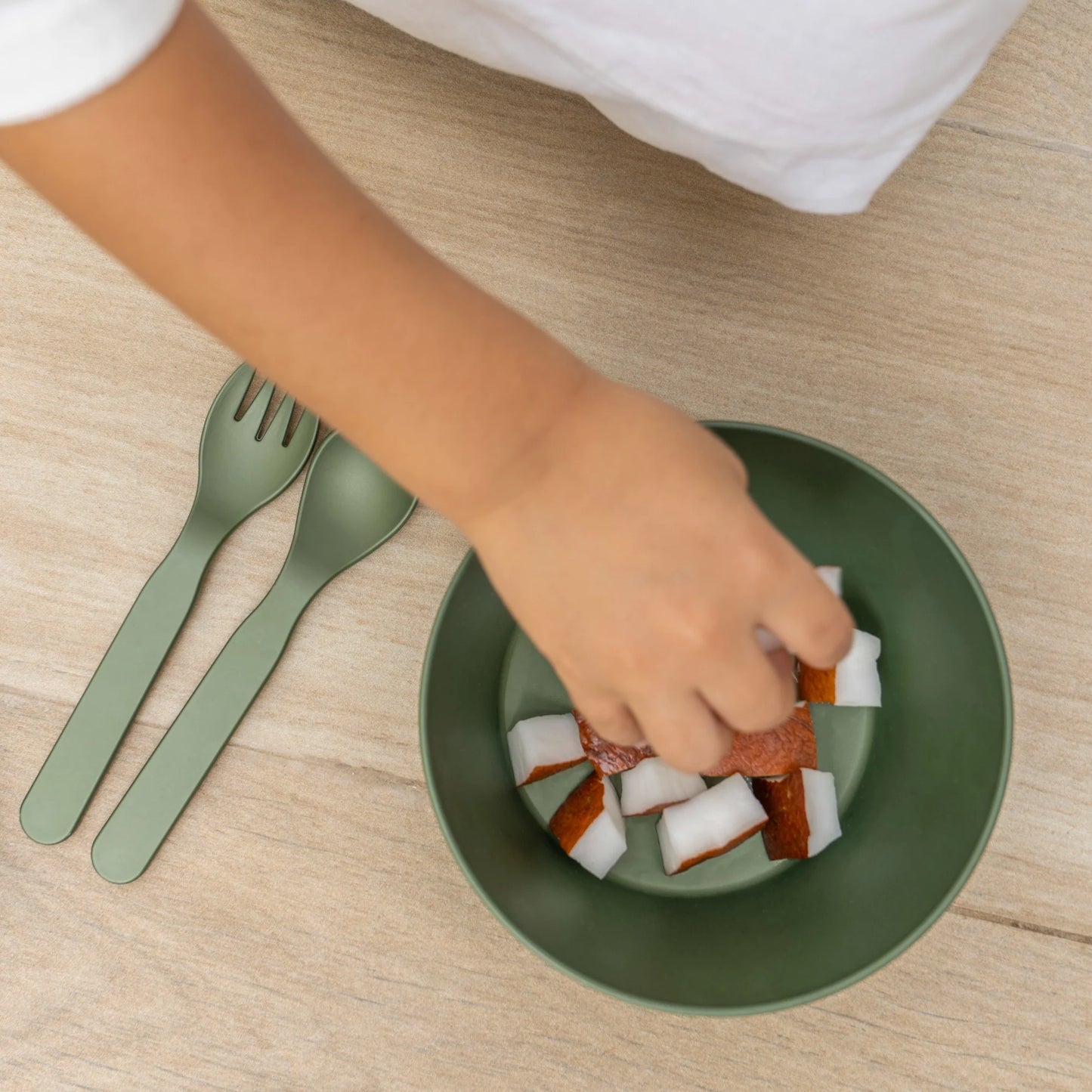 Eco Bowls Set of 4 in Green/ Cream